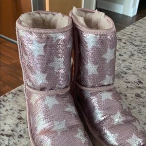 Girls size 3 Barely worn Ugg’s